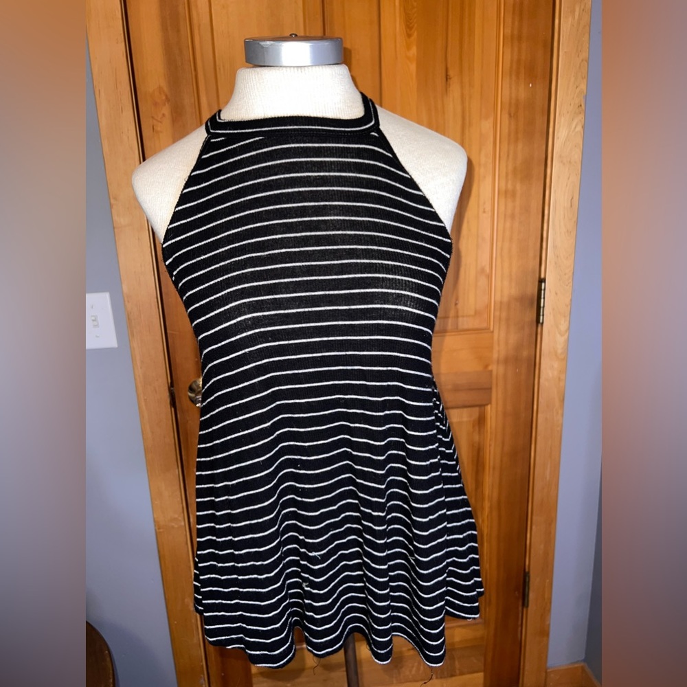 SO Sleeveless Swing Top